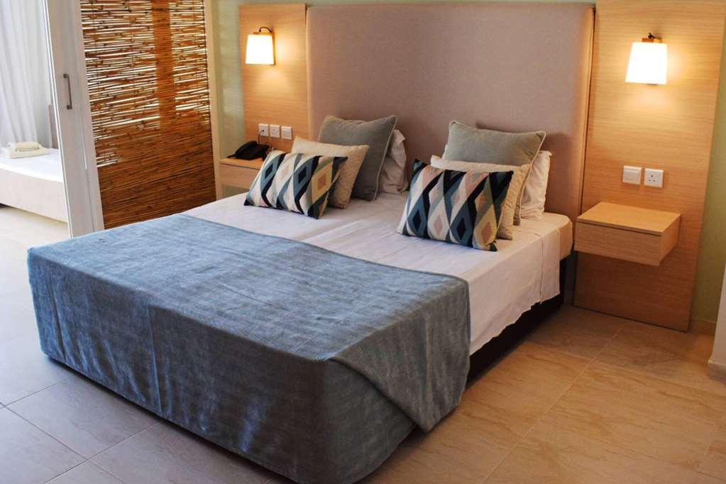 Ramada Hotel & Suites By Wyndham Ayia Napa Room photo