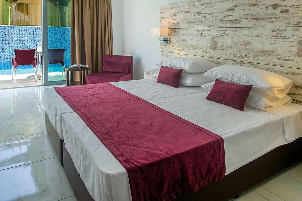 Ramada Hotel & Suites By Wyndham Ayia Napa Room photo